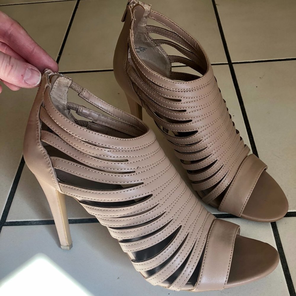 Lauren Conrad Leather Strappy Heels Size 9 1/2